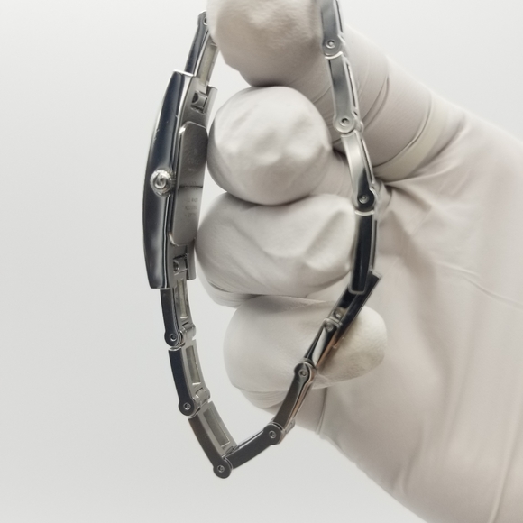 Gucci 3900L Diamond Mother of Pearl Dial watch - Picture 8 of 9